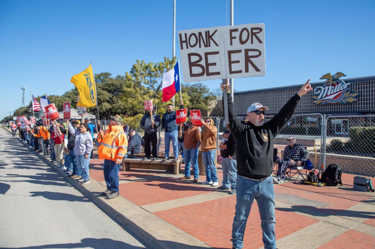 <i>Courtesy International Brotherhood of Teamsters</i><br/>Picket lines seen Monday at the Molson Coors brewery in Fort Worth