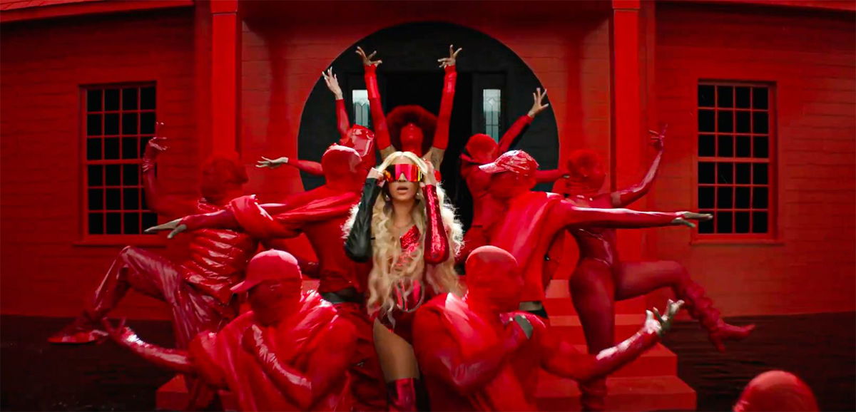 <i>Verizon/Twitter (X)</i><br/>Beyoncé in a Super Bowl ad for Verizon.
