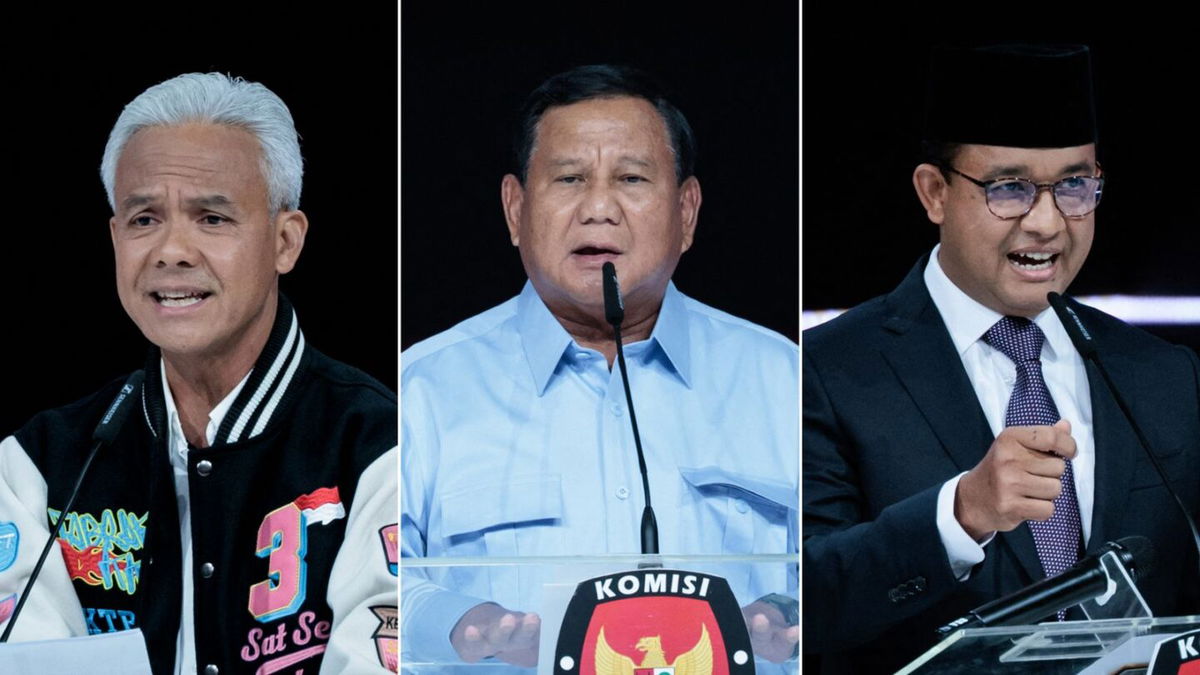 <i>Adek Berry/AFP/Getty Images</i><br/>Mascots depicting presidential candidate and Indonesia's Defence Minister Prabowo Subianto (L) and vice presidential candidate Gibran Rakabuming Raka (R) in an election event on February 5.