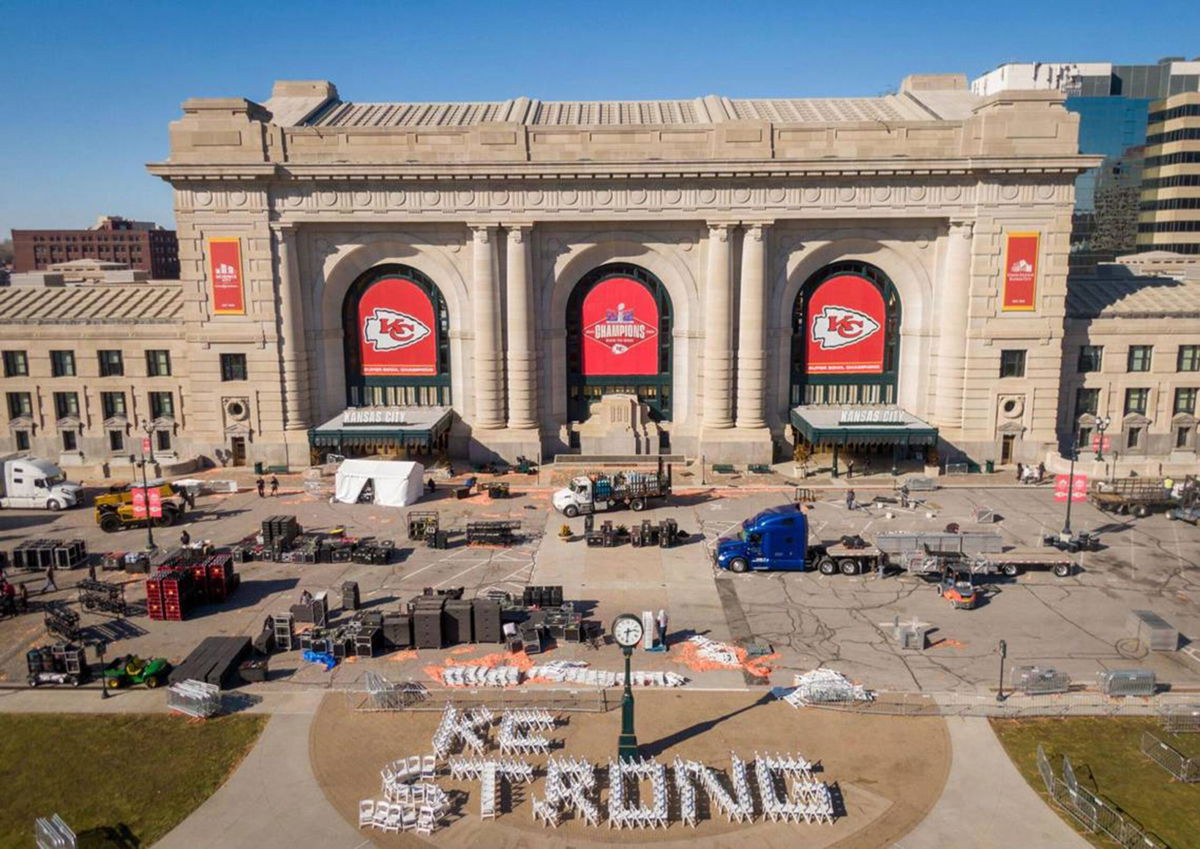 <i>Tammy Ljungblad/The Kansas City Star/Tribune News Service/Getty Images</i><br/>A sign made from chairs spelled out 
