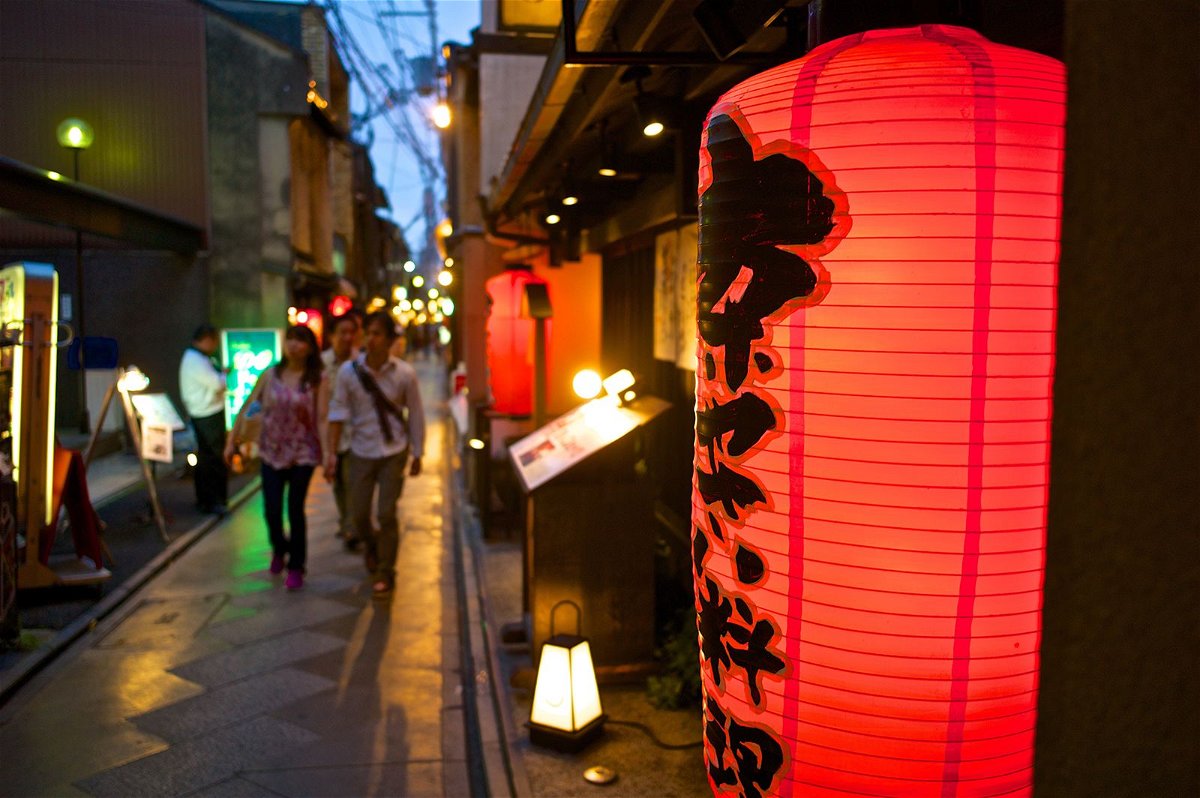 <i>Kike Calvo/Universal Images Group/Getty Images via CNN Newsource</i><br/>Teahouses and restaurants line the famous Pontocho Alley in Gion.