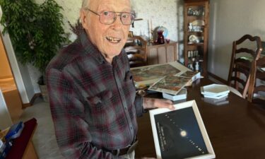 105-year-old eclipse chaser