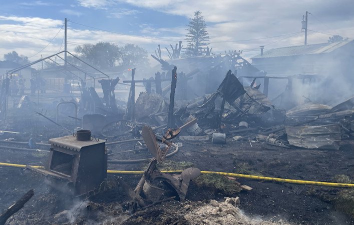 Prineville fire sheds outbuildings Crook County Fire 4-24