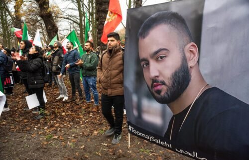 Protesters in support of Toomaj Salehi in The Hague