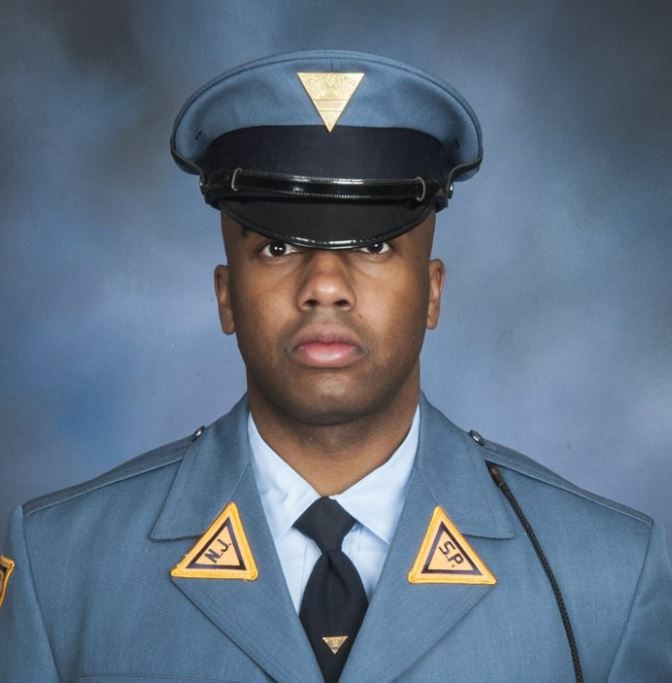 <i>WCBS via CNN Newsource</i><br/>New Jersey State Police trooper