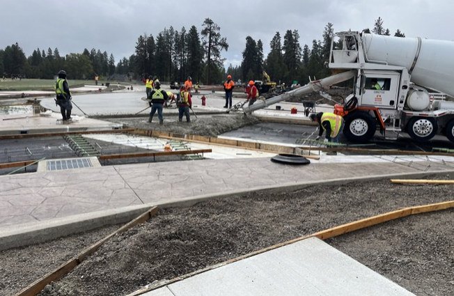 Crews work on new roundabout at U.S. Highway 20 and Locust Street in Sisters.