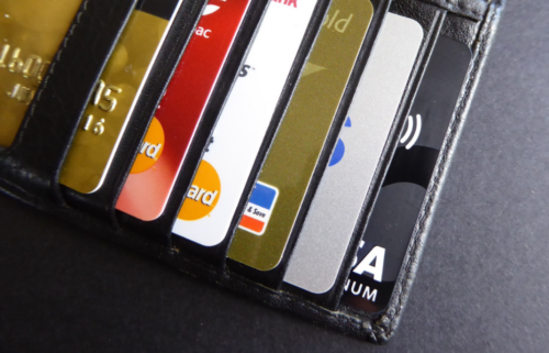 US consumers now carry fewer than 4 credit cards on average