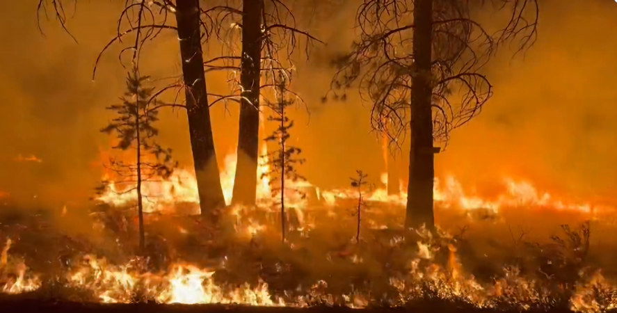 Nighttime view of the Darlene 3 Fire near La Pine.