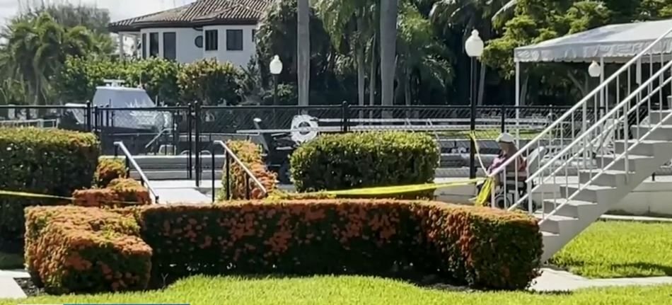 <i>WFOR via CNN Newsource</i><br/>An elderly man pulled from a senior community pool in Fort Lauderdale has died.