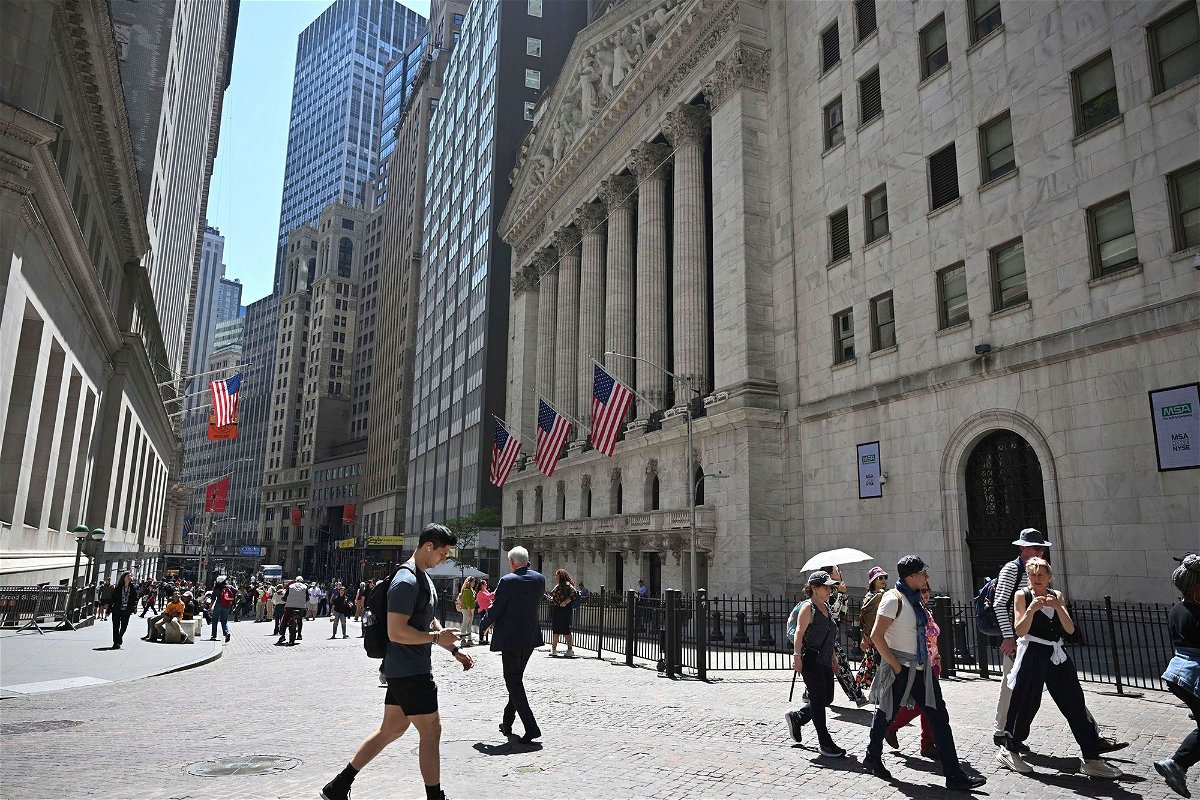 <i>zz/NDZ/STAR MAX/IPx/AP via CNN Newsource</i><br/>The New York Stock Exchange said Monday's technical issue is related to a mechanism designed to prevent stock prices from swinging wildly.
