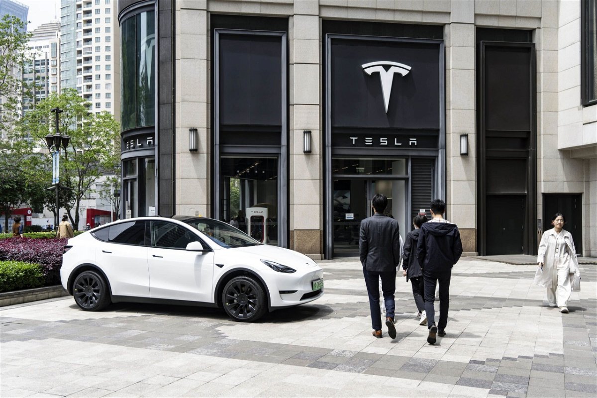<i>Qilai Shen/Bloomberg/Getty Images via CNN Newsource</i><br/>A Tesla showroom in Shanghai is pictured here on April 29. Tesla is one step closer to launching full-self driving (FSD) technology in China.