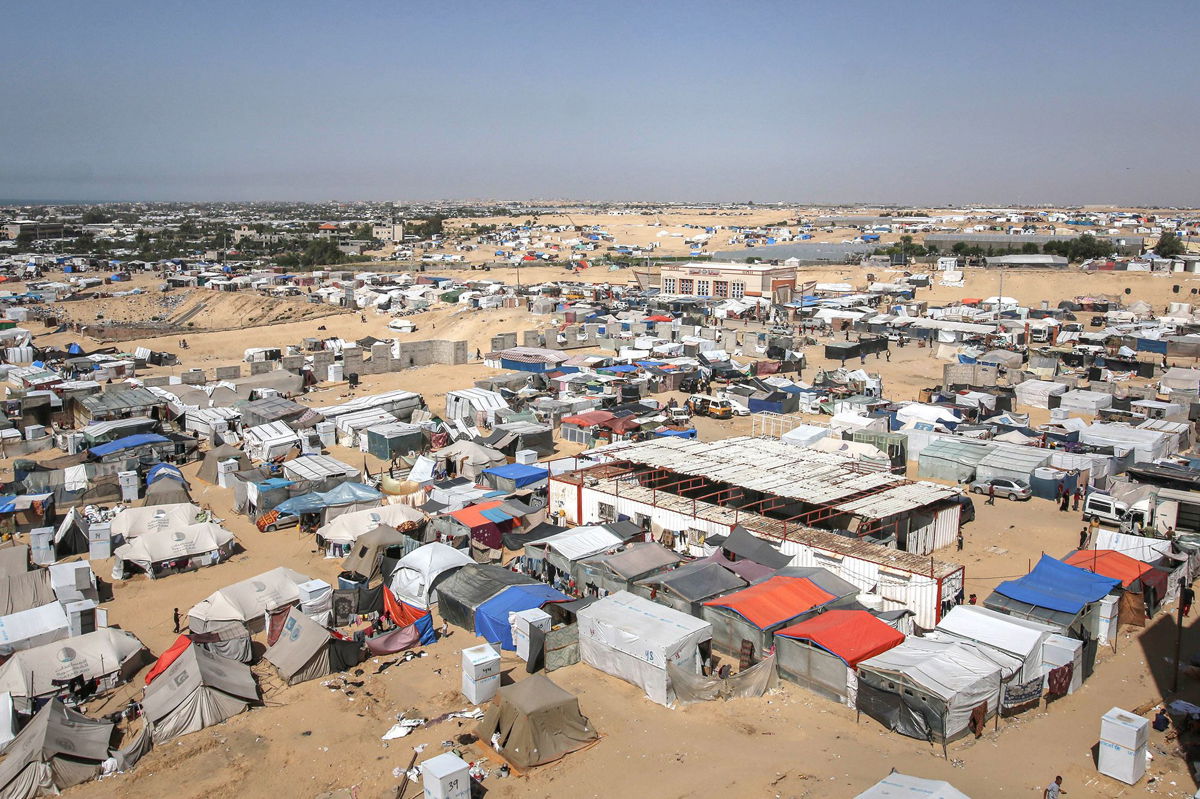<i>Ahmad Salem/Bloomberg/Getty Images via CNN Newsource</i><br/>The tents of displaced Palestinians at Al-Mawasi