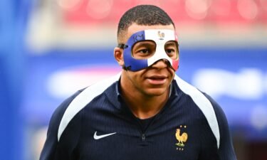 Kylian Mbappé wears a mask during France training on June 20.