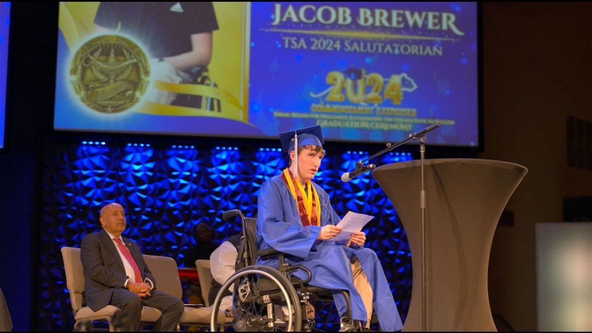<i>WFTS via CNN Newsource</i><br/>A Texas teen who was struck by lightning on Siesta Key Beach nearly four years ago has graduated from high school.