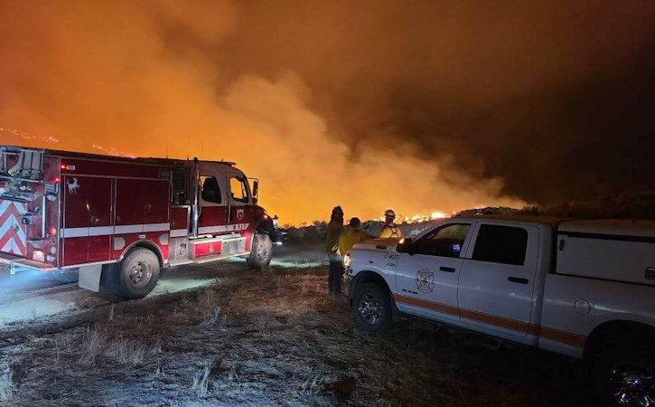 Hundreds of firefighters working day and night to build lines around Cow Valley Fire in Malheur County