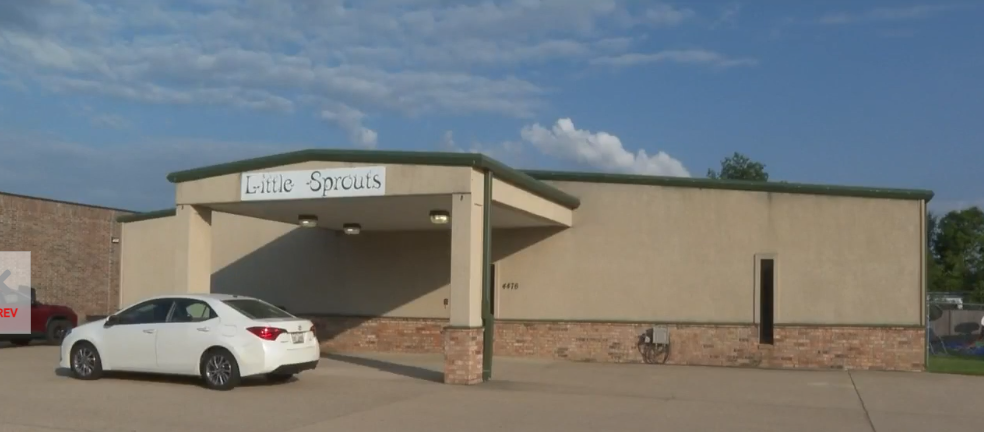 <i>KTBS via CNN Newsource</i><br/>Bossier City police are investigating Little Sprouts Daycare after multiple children ingested water beads.