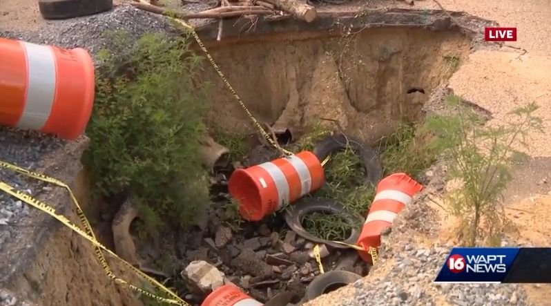 <i>WAPT via CNN Newsource</i><br/>People in a West Jackson neighborhood said they’ve been complaining for years about a big hole in the middle of a street. They said their calls to the city haven’t helped.