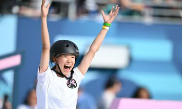 Yoshizawa celebrates winning gold.