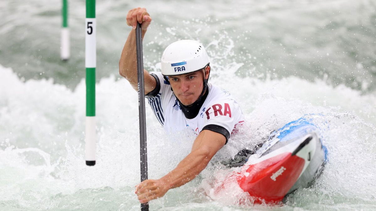 Highlights from men's canoe slalom C-1 heats