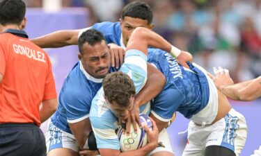 Argentina outlasts late-match push from Samoa for 28-12 win