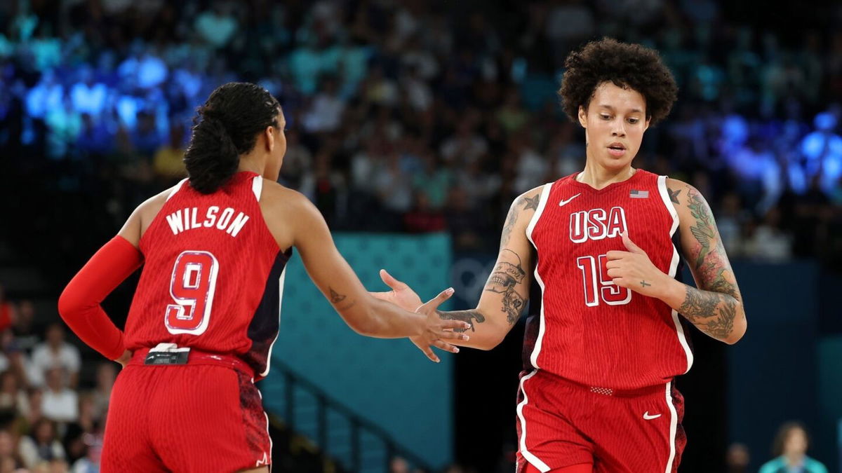 A'ja Wilson high-fives Brittney Griner vs. Nigeria