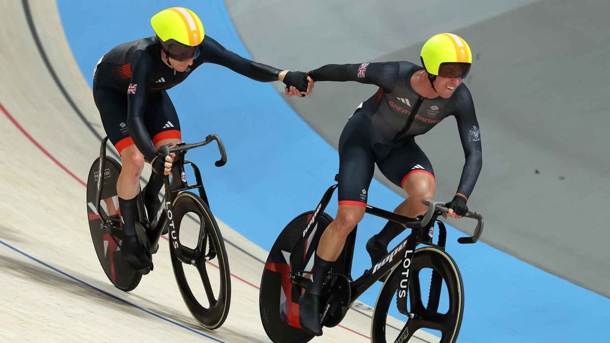 Oliver Wood and Mark Stewart compete in the men's Madison.