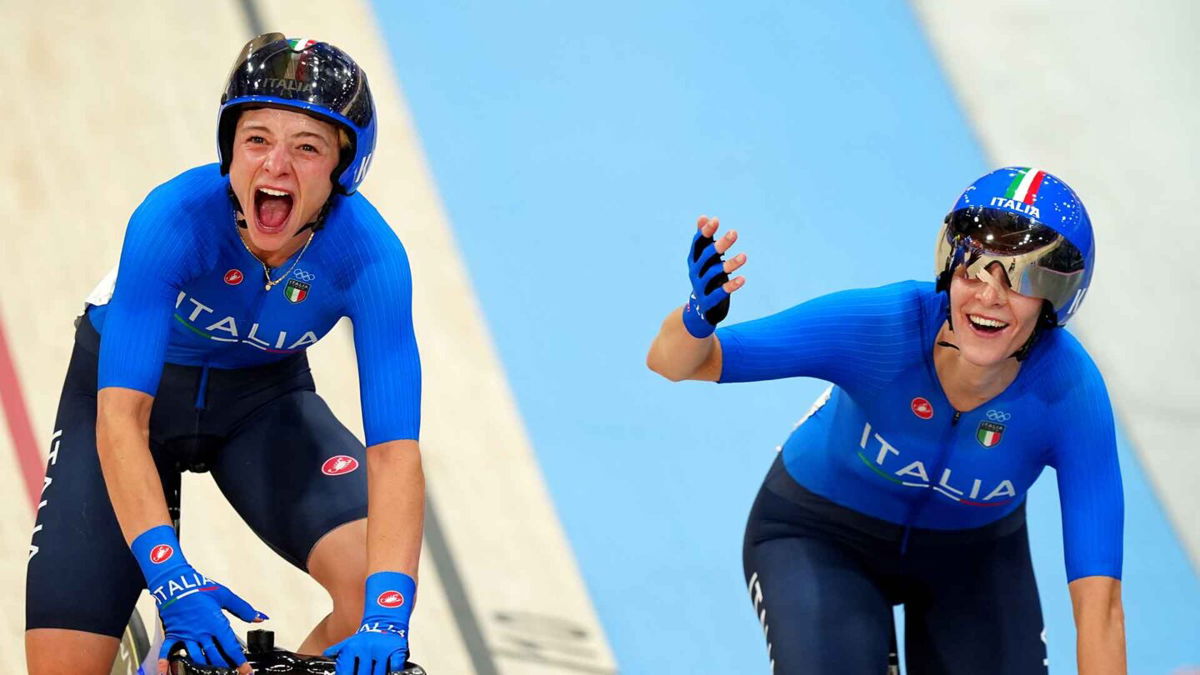 Italy celebrates the gold medal in women's Madison.