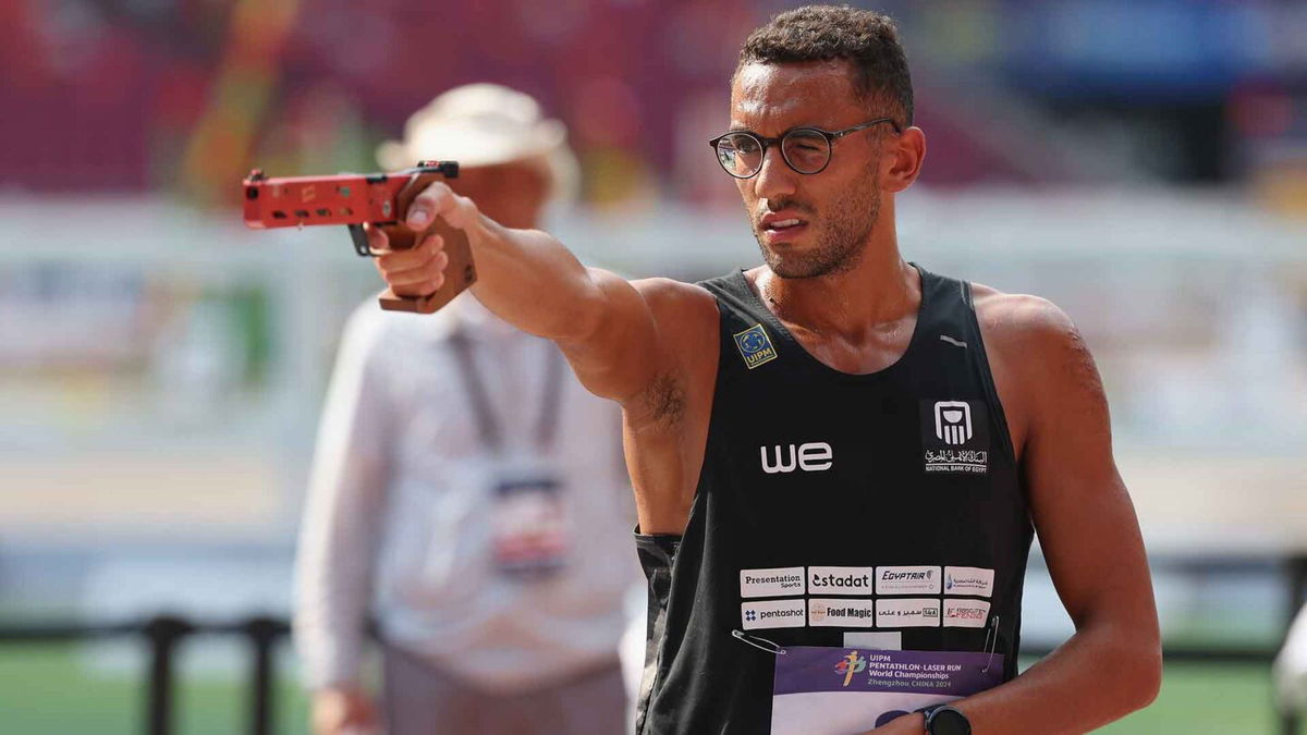 Ahmed El-Gendy competes in the men's laser run in modern pentathlon.