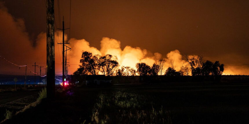 Elk Lane Fire west of Redmond Jonathan Rice 84-1