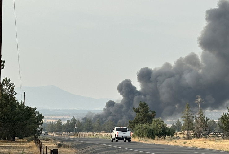 Stillman Fire threatens homes Friday evening west of Prineville