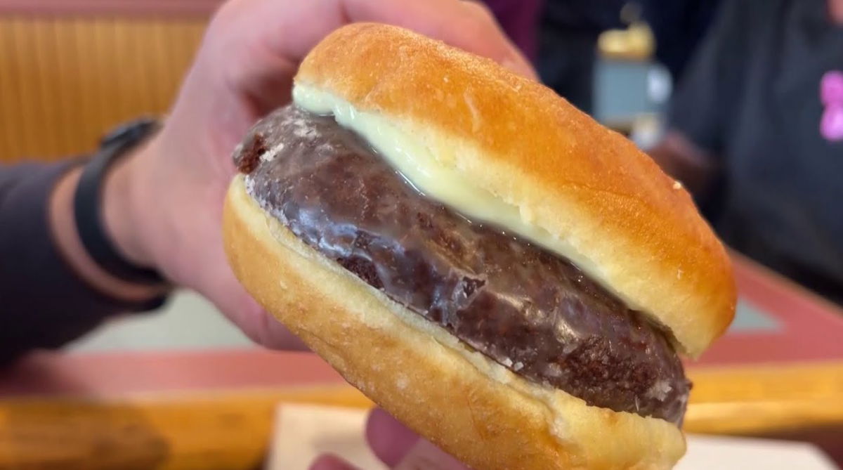 <i>WCVB via CNN Newsource</i><br/>Donna's Donuts in Tewksbury is serveing burgers