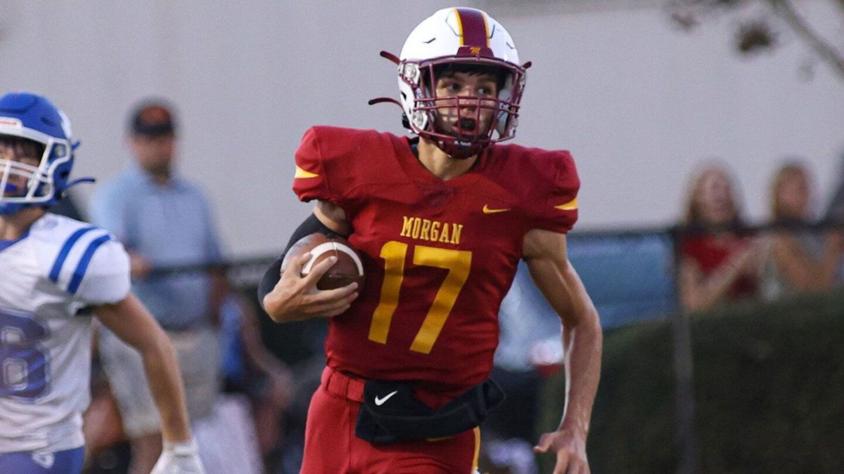 <i>courtesy 4Himages via CNN Newsource</i><br/>Caden Tellier carries the ball during the Morgan Academy football game in Selma