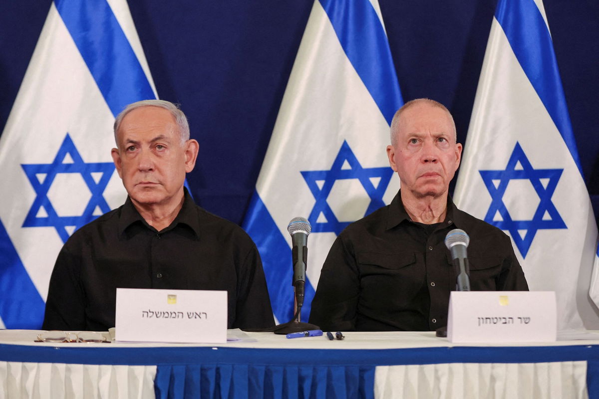 <i>Abir Sultan/Pool/Reuters/File via CNN Newsource</i><br/>Israeli Prime Minister Benjamin Netanyahu and Defense Minister Yoav Gallant at a press conference in Tel Aviv on October 28