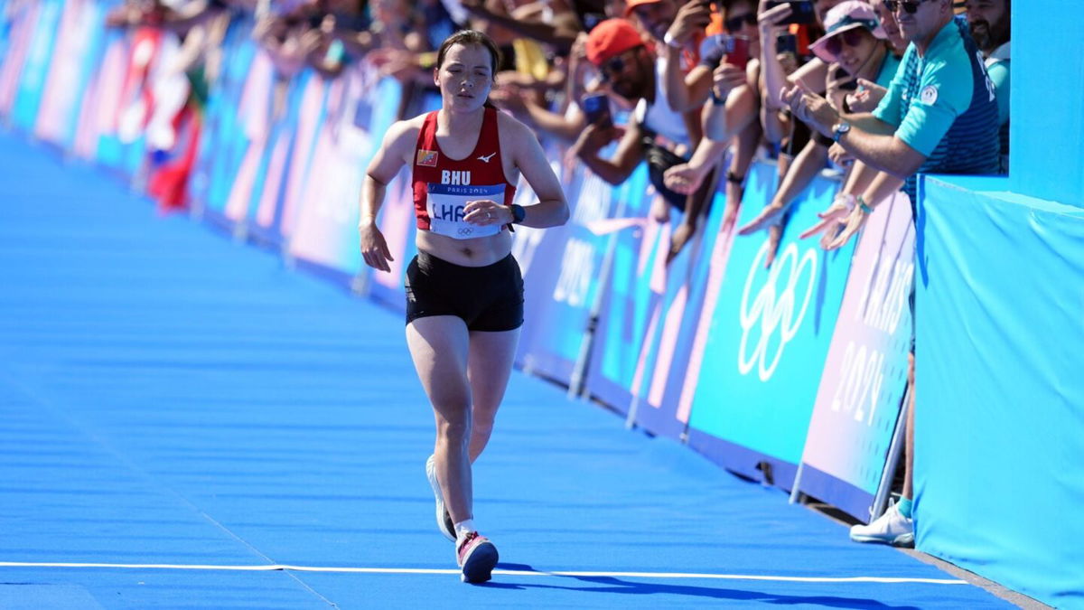 Women's marathon finish line