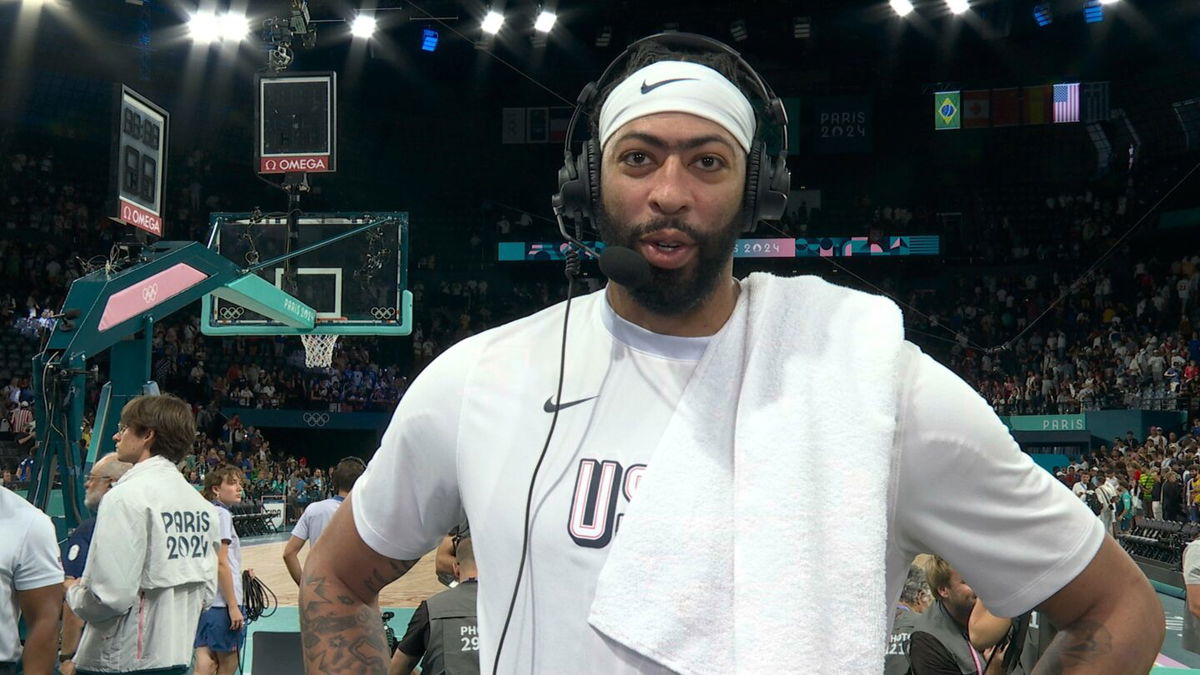 Anthony Davis being interviewed