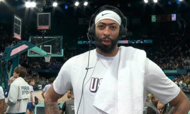 Anthony Davis being interviewed