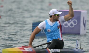 Fuska runs away from everybody to take men's C-1 1000m gold