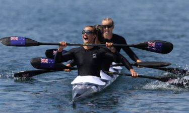 Lisa Carrington powers New Zealand to K-4 500m gold