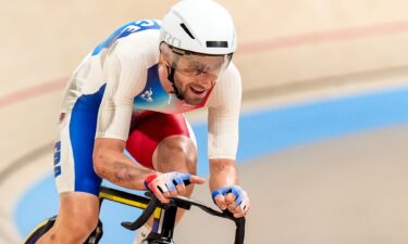 Benjamin Thomas races in the men's omnium