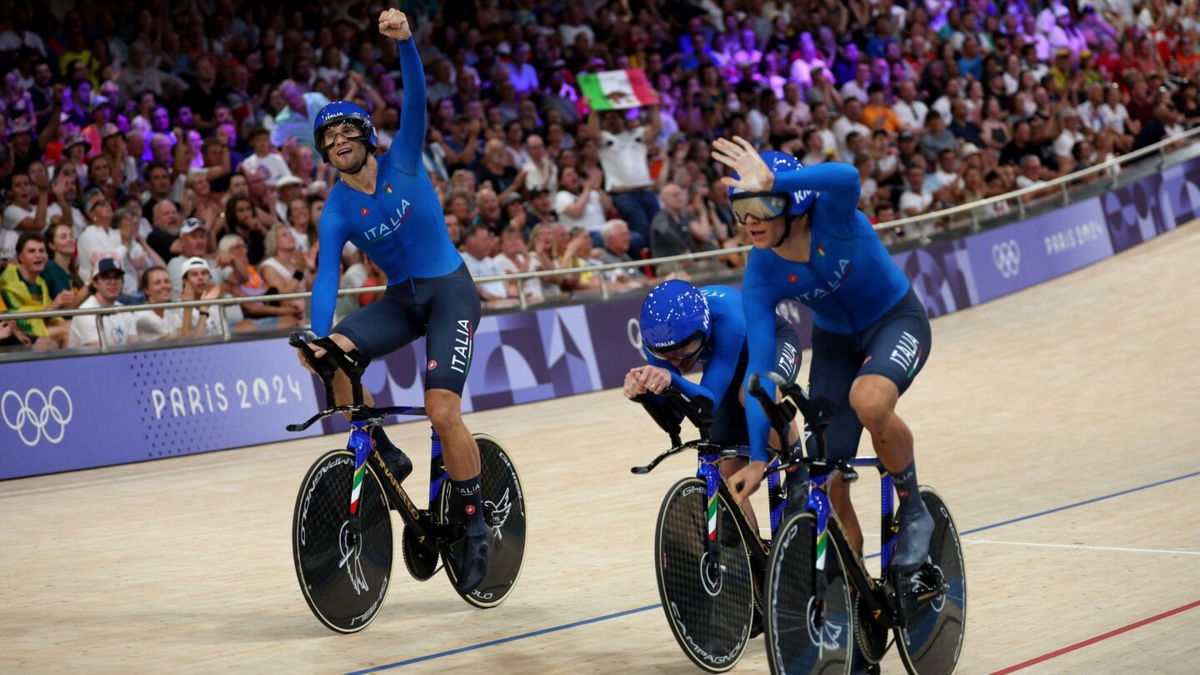 Italy celebrates the bronze medal win