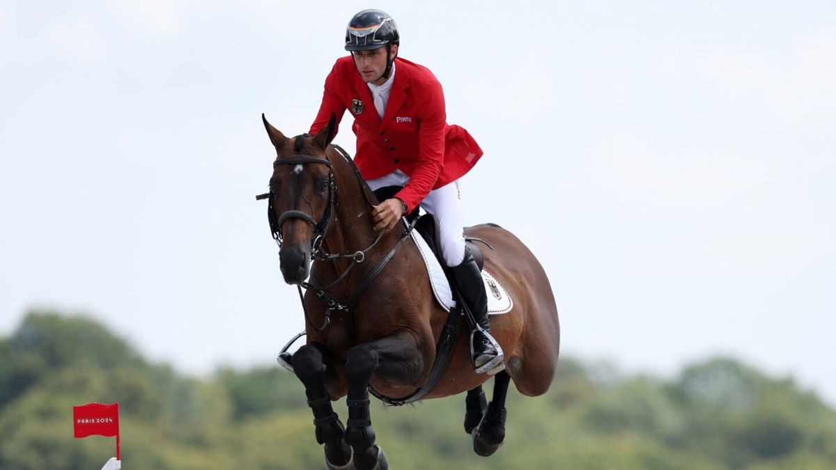 U.S. leaps to the top in equestrian team jumping qualifier