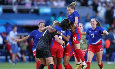 USWNT players in the gold medal match