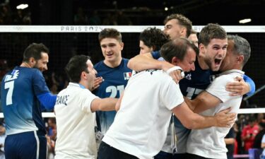 France eases past Italy to get to gold medal match