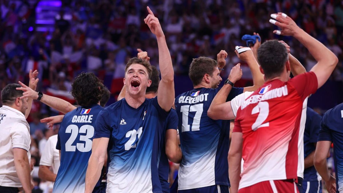 France dominates Poland to take back-to-back gold medals