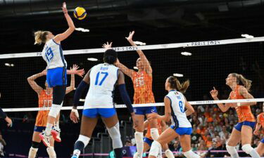 Italy dominates Netherlands to punch ticket to quarterfinals