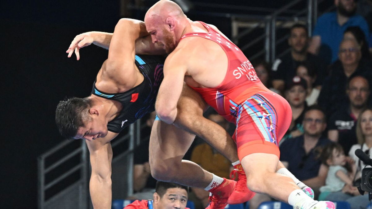 USA's Kyle Snyder defeats Sinot