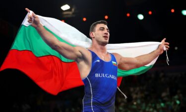 Semen Novikov wrestles in final