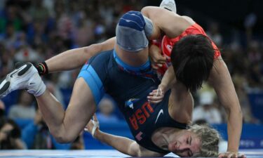 Helen Maroulis wrestles in the semifinals