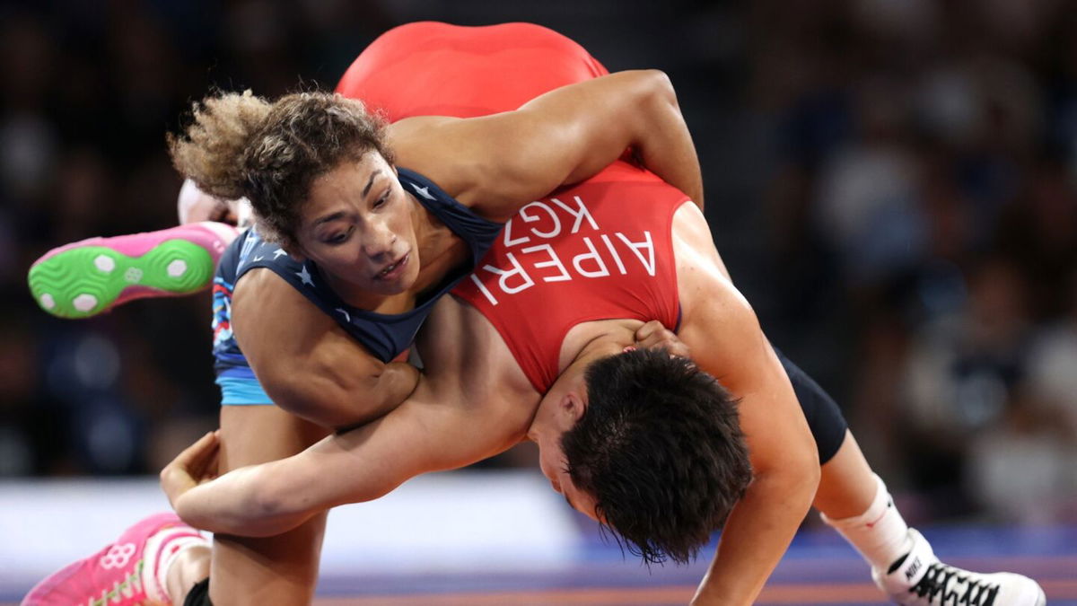 Kennedy Blades wins 76kg semifinal