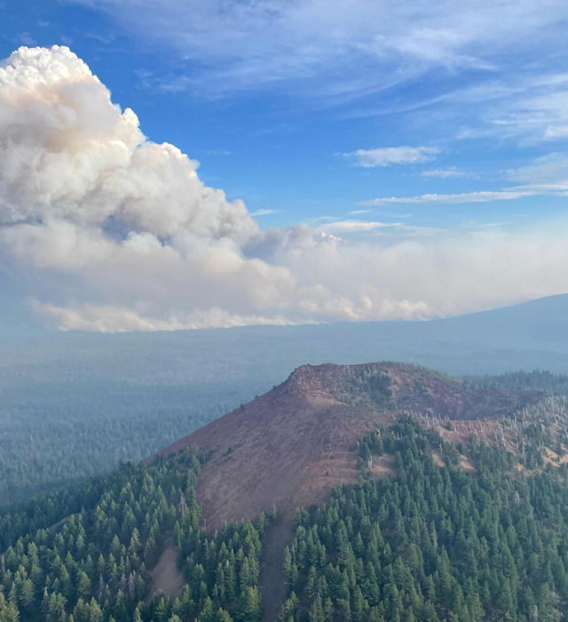 Little Lava Fire smoke column 9-11